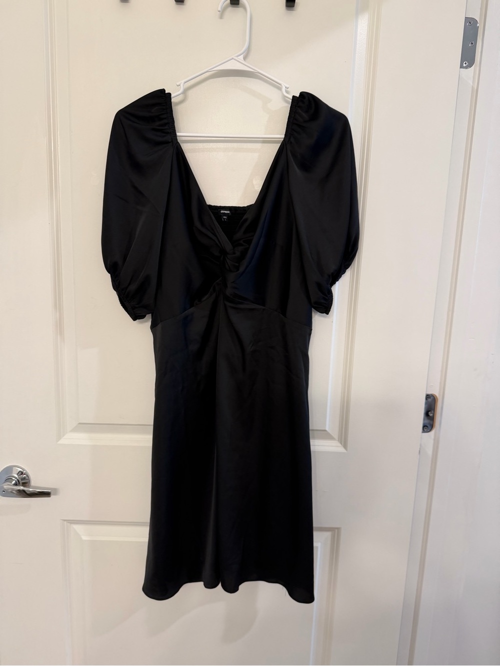 Express Black Puff-Sleeve V-Neck Dress